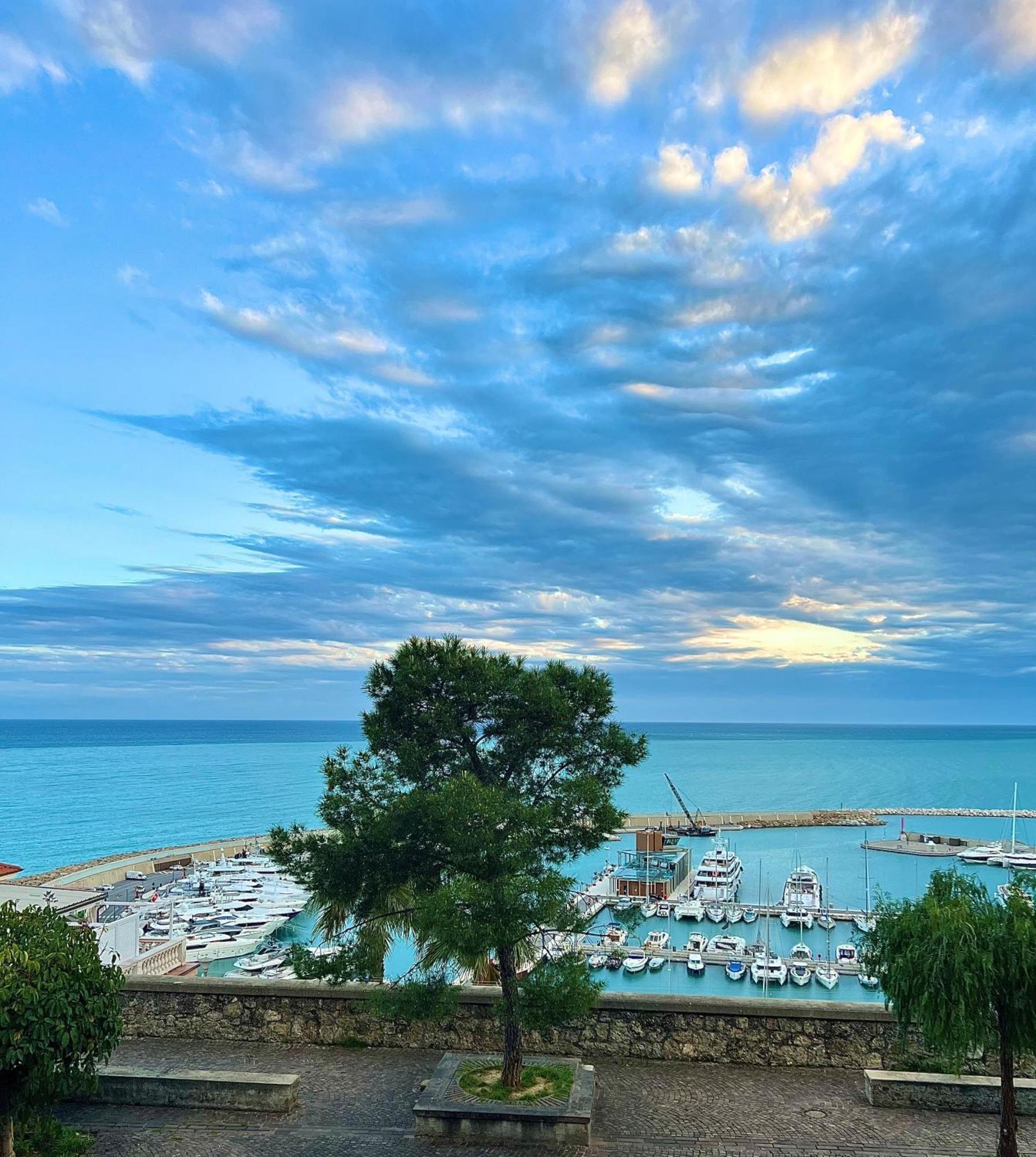 The Cozy Vintage Hotel Ventimiglia Exterior photo